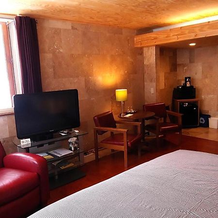 The Usonian Inn Llc Спринг Грийн Екстериор снимка