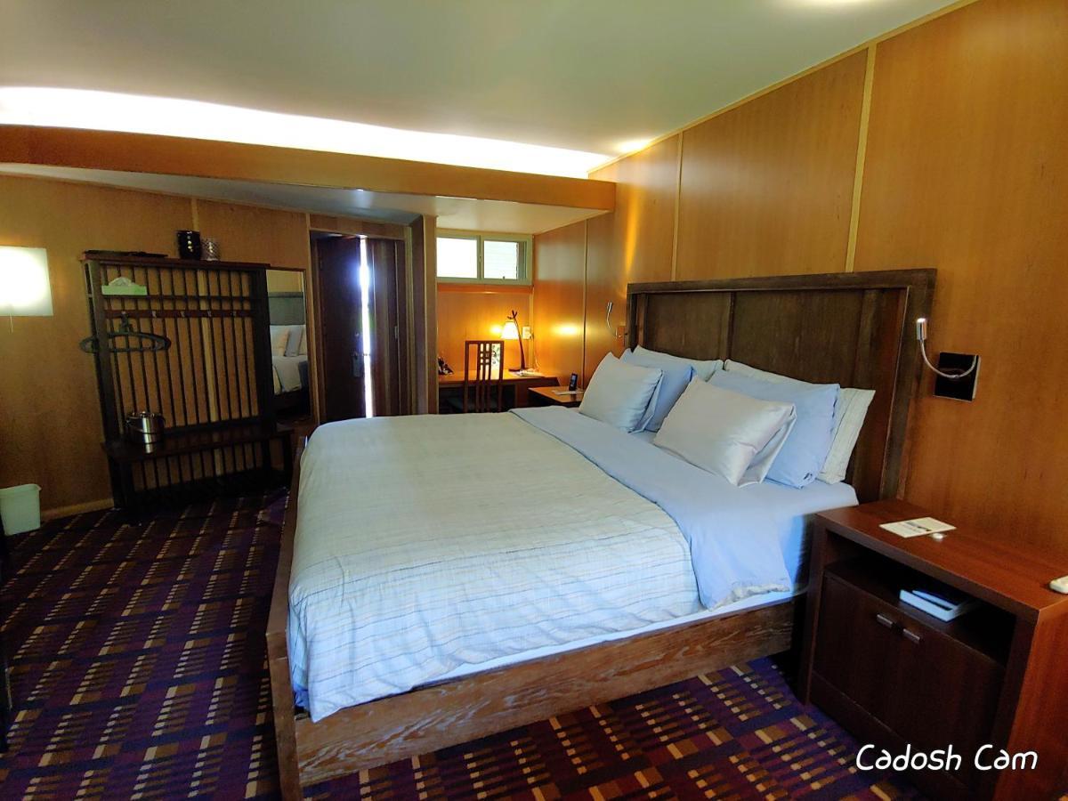 The Usonian Inn Llc Спринг Грийн Екстериор снимка
