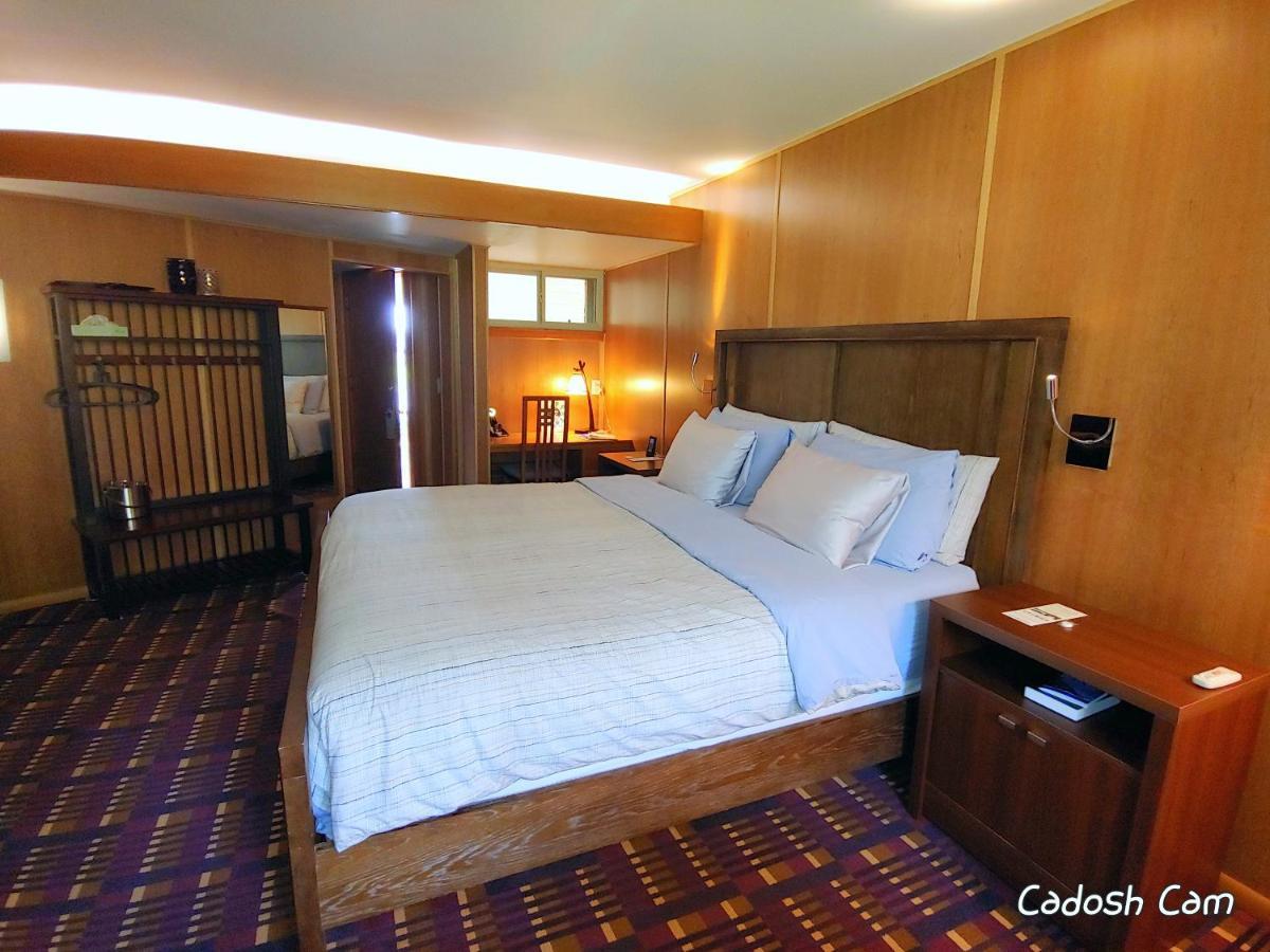 The Usonian Inn Llc Спринг Грийн Екстериор снимка
