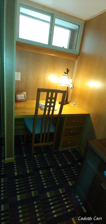 The Usonian Inn Llc Спринг Грийн Екстериор снимка
