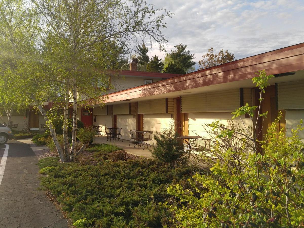 The Usonian Inn Llc Спринг Грийн Екстериор снимка