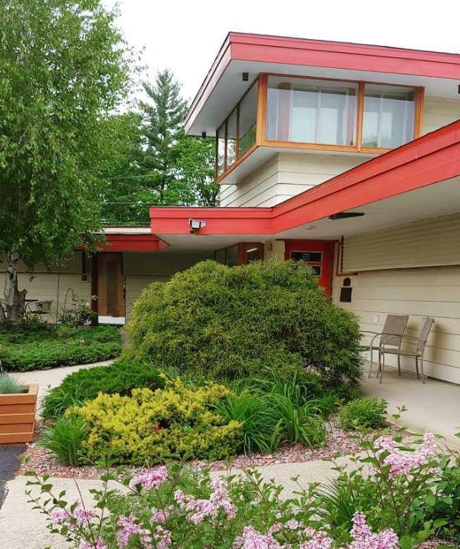 The Usonian Inn Llc Спринг Грийн Екстериор снимка